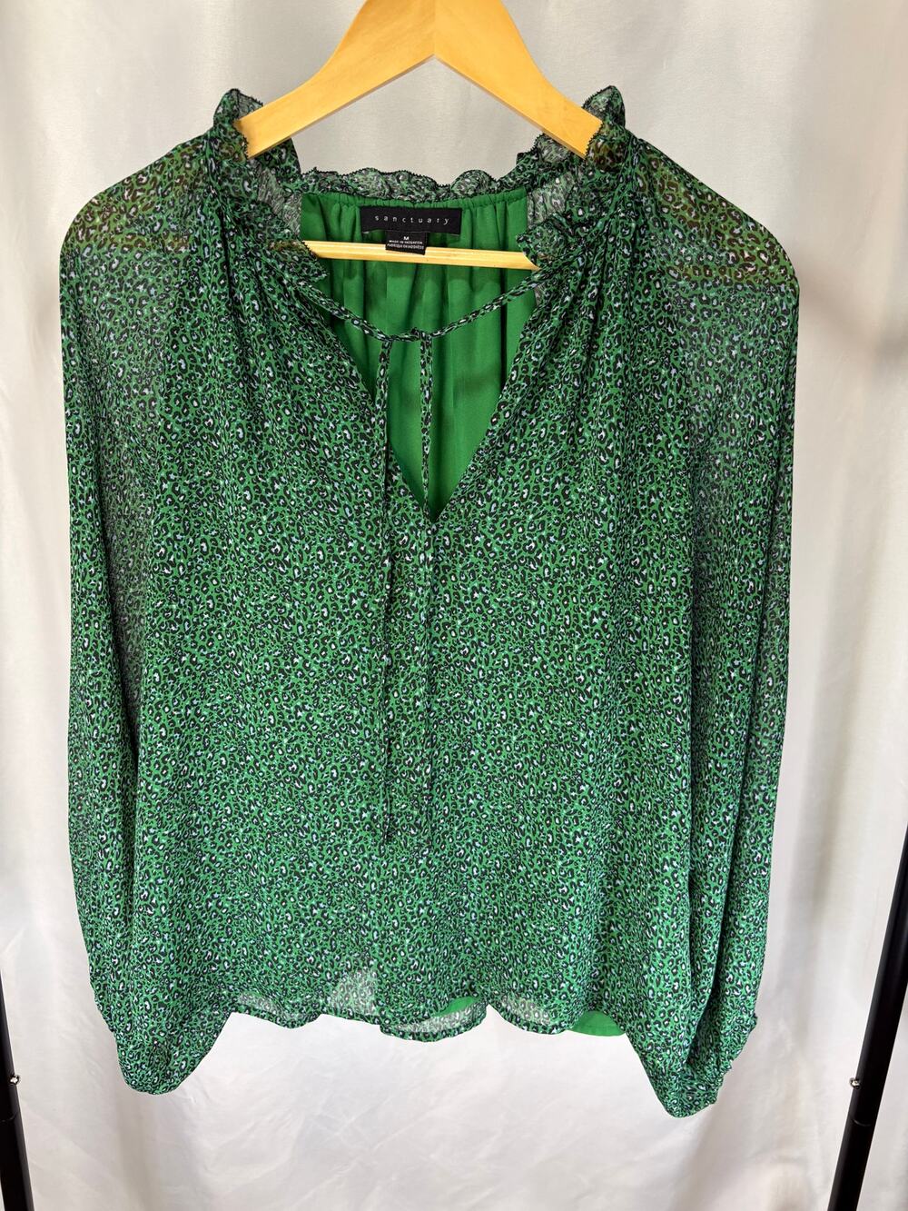 Sanctuary Womens Medium Green Leopard Print Ruffle Neck Blouse Long Sleeve